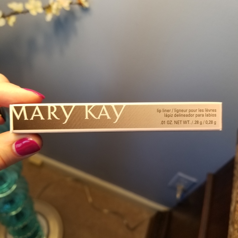 Dark Chocolate: Lip Liner by Mary Kay - Picture 5 of 5